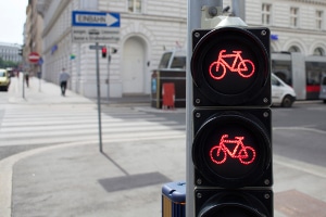 Bußgeld: Beim Fahrrad fällt es geringer aus.