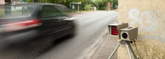 Radaranlagen werden häufig unter Verwendung eines Stativs aufgebaut.