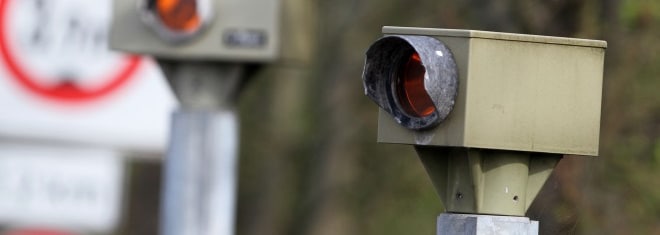 Die Induktionsmessung erfolgt durch stationäre Blitzer.