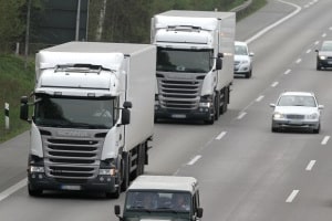 Beim Sicherheitsabstand für LKW, die über 7 Meter lang sind, gelten spezielle Vorschriften.