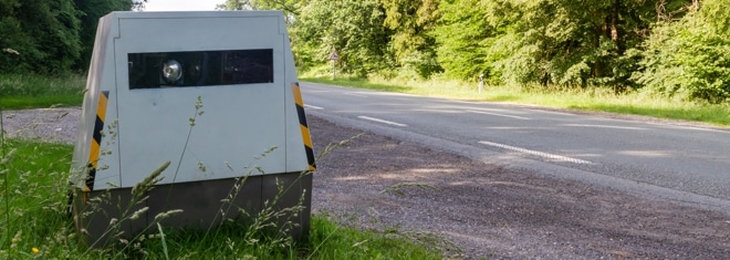 Verkehrskontrollen mit Blitzer-Anhänger: Wann kommt dieser zum Einsatz?