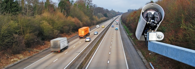 Punkte, Fahrverbot, Bußgeld: Auf der Autobahn zu schnell zu sein, hat Konsequenzen.