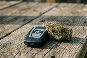 Nach dem Konsum von Cannabis ist der Führerschein in der Probezeit gefährdet.