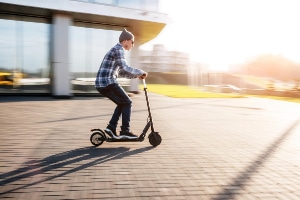 E-Scooter müssen laut Gesetz diverse Voraussetzungen erfüllen.