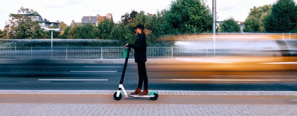 Was zeichnet Elektrokleinstfahrzeuge aus? Eine Übersicht bietet dieser Ratgeber.