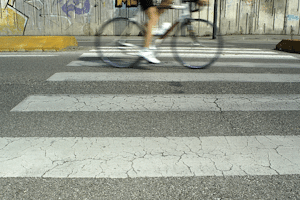 Fahrrad fahren: Alkohol zieht ein Fahrverbot nach sich, wenn Sie die Promillegrenze von 1,6 erreichen.