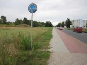 Auf einem Fahrradweg zu halten, bringt keine Strafe jedoch Sanktionen mit sich.