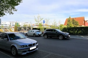 Wenn Sie falschrum parken, gefährden Sie womöglich die Verkehrssicherheit.