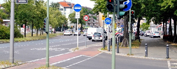 Das Halten auf dem Radweg ist grundsätzlich untersagt.