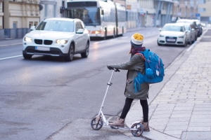 Wie können Kinder sicher am Straßenverkehr teilnehmen?