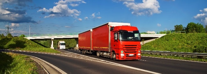 Lkw-Fahrer müssen ihren Lkw-Führerschein regelmäßig verlängern lassen.