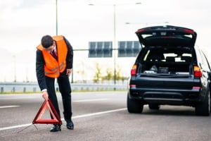 Warndreieck aufstellen: Welche Entfernung ist richtig?