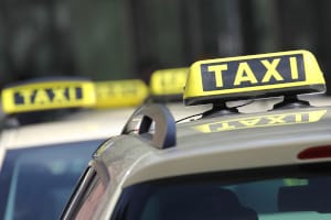 Parken in zweiter Reihe: Für Taxifahrer gilt eine Ausnahme.