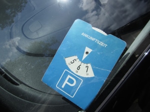 Parken ohne Parkscheibe: Wie teuer kann der Verstoß sein?