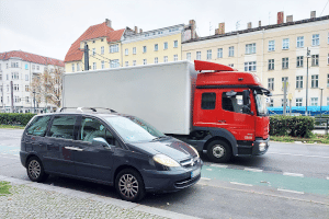 Auch in zweiter Reihe ist das Parken laut StVO verboten.