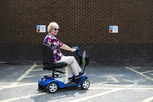 Behindertenparkplätze: Nicht jede Person mit Schwerbehinderung darf dort parken.