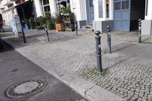 Was gilt gemäß StVO als abgesenkter Bordstein?