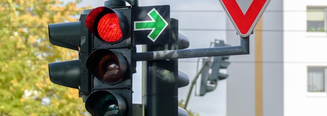 Was tun beim Überfahren einer roten Ampel? Möglicherweise hilft ein Einspruch!