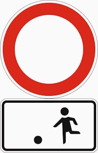 Das Schild illustriert, welche Verkehrsregeln in der Spielstraße gelten.