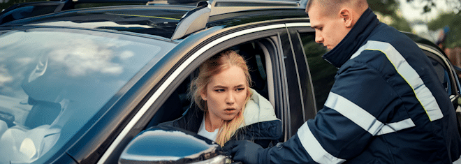 Was kostet vorsätzliches Fahren ohne Fahrerlaubnis? Die Strafe kann je nach Vergehen variieren.