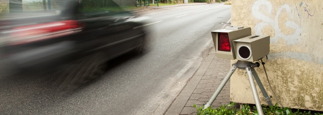 Zu schnell gefahren in der Probezeit: Was droht Fahranfängern?